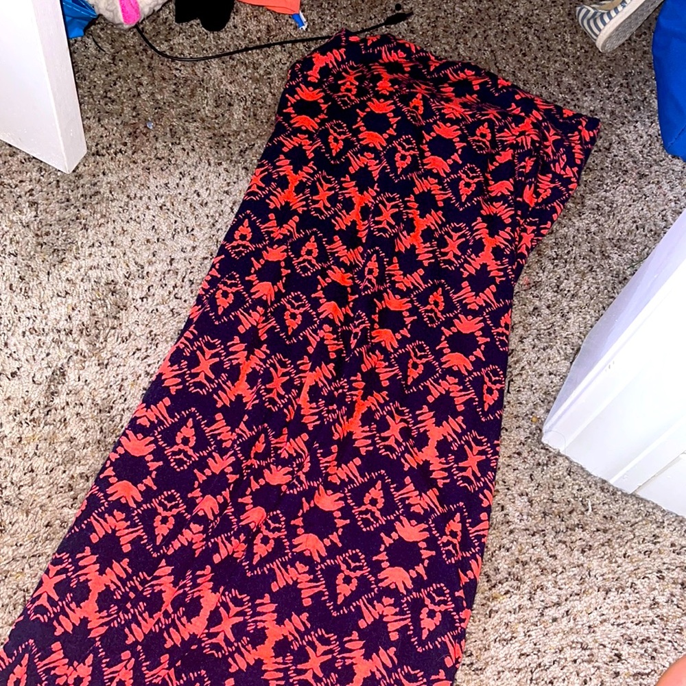 Maxi skirt - barely worn - have same one in b&w